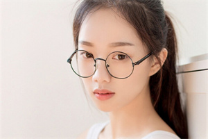 爱上海同城交友：Shanghai's Yoga Classes： The Harmony of Mind and Body